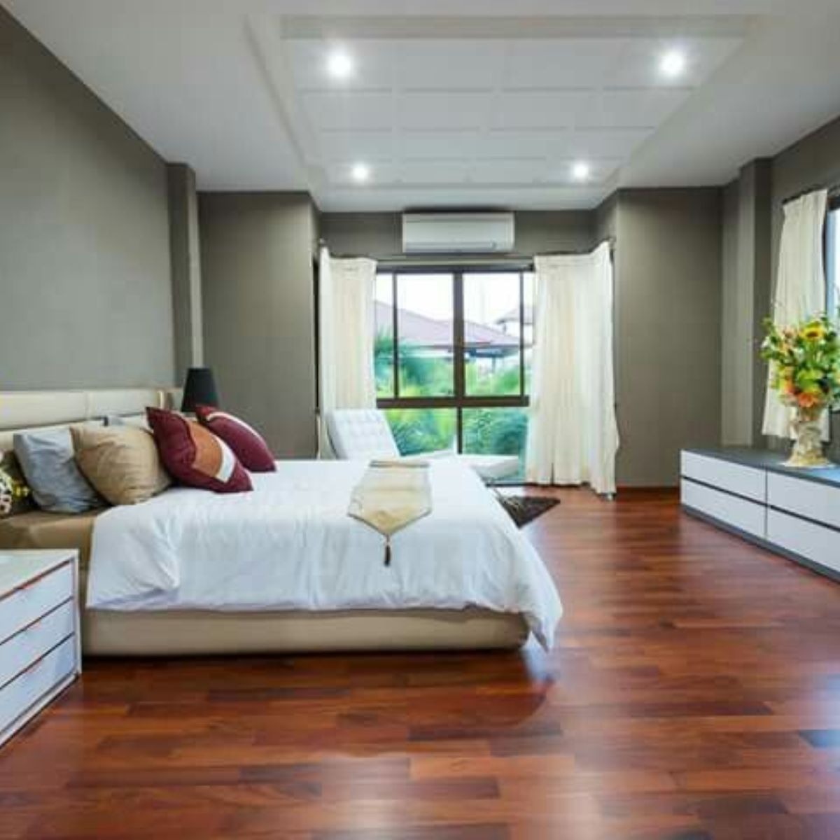 Vì Sao Nên Mua Sàn Gỗ Tại Thế Giới Tấm Nhựa TP.HCM