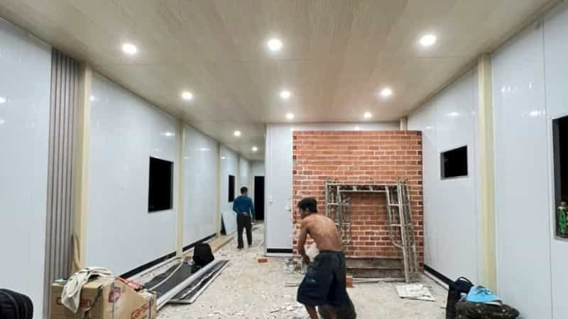 tấm nhựa nano ốp chân tường là gì