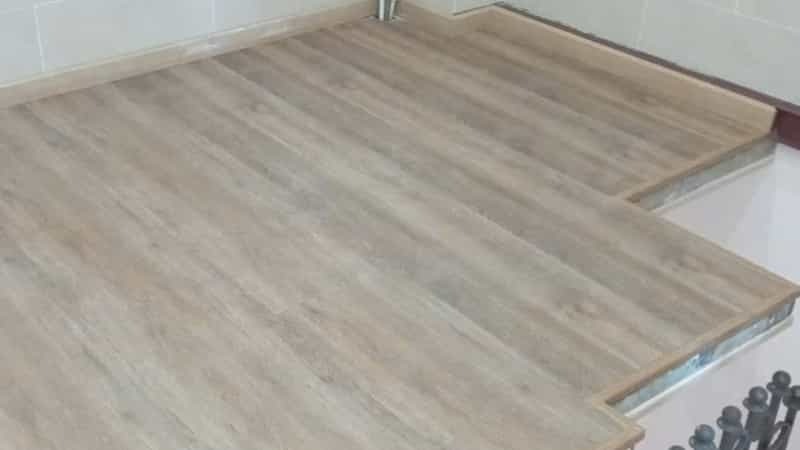 Sàn nhựa nano giúp cho phòng khách sang trọng, hiện đại hơn