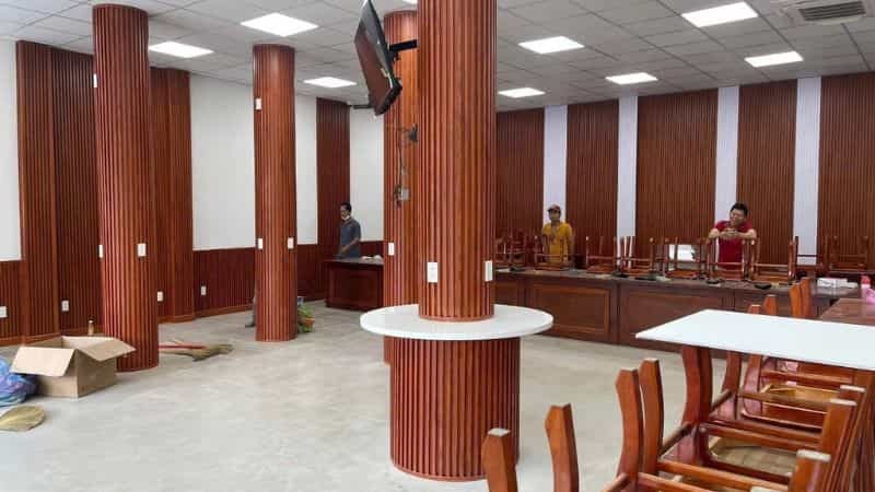 ứng dụng ốp cột của tấm lam nhựa 5 sóng