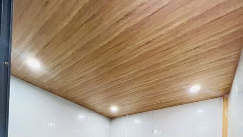 tấm trần nhựa giả gỗ