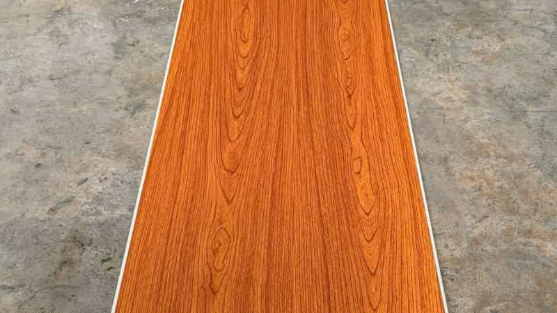 tấm giả gỗ ốp tường phòng ngủ giá rẻ