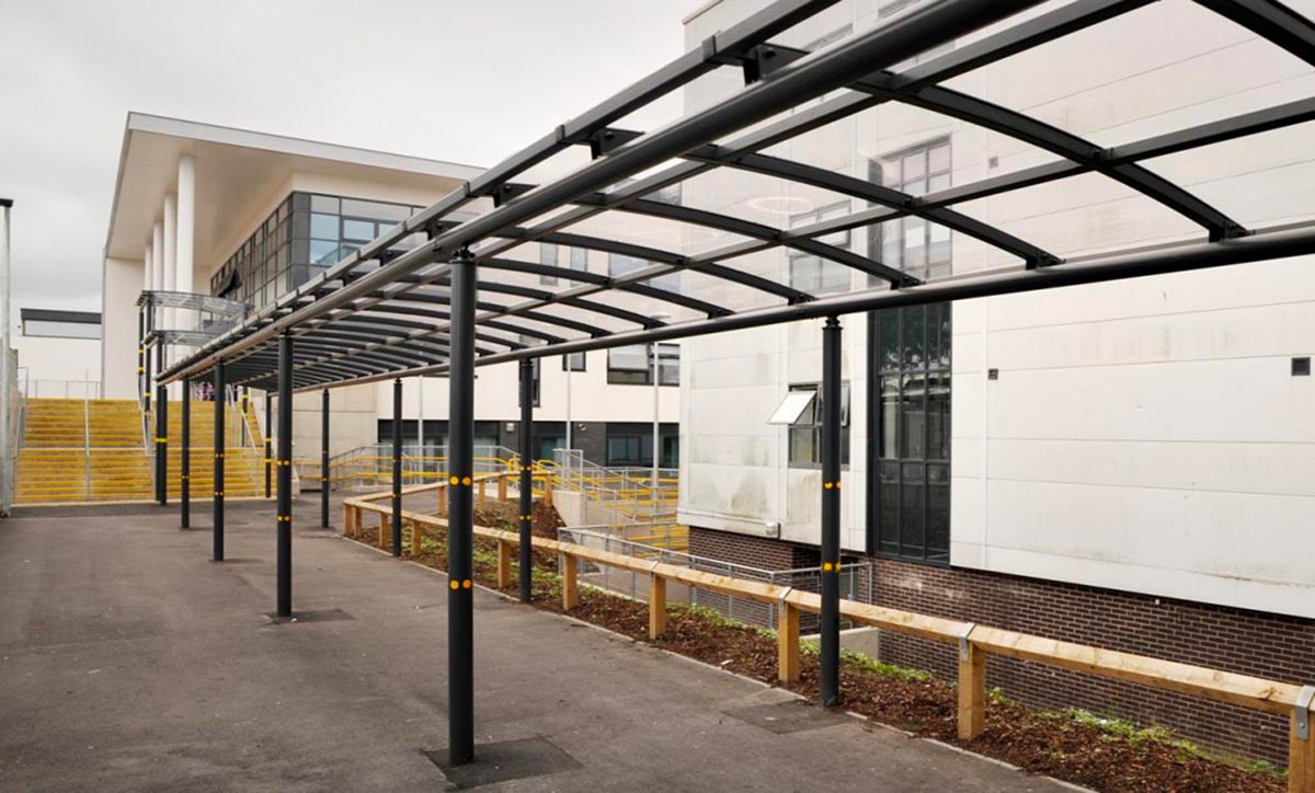 Ứng dụng tấm nhựa lợp mái