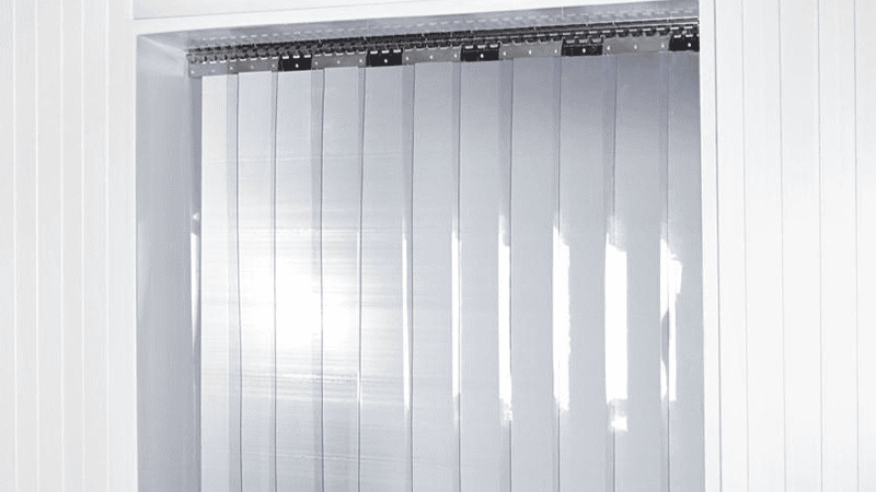 tấm nhựa chắn cửa giải pháp an toàn tiết kiệm