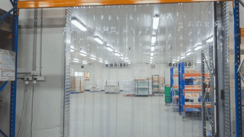 Tấm nhựa chắn điều hòa ứng dụng trong kho lạnh