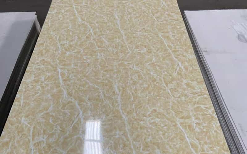 mẫu trần nhựa giả đá