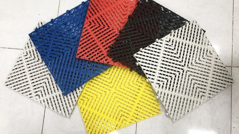 Việc sử dụng tấm nhựa lót sàn chuồng chó mang lại nhiều lợi ích thiết thực