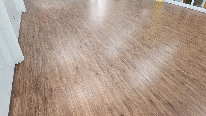 Ưu nhược điểm của sàn nhựa hèm khóa