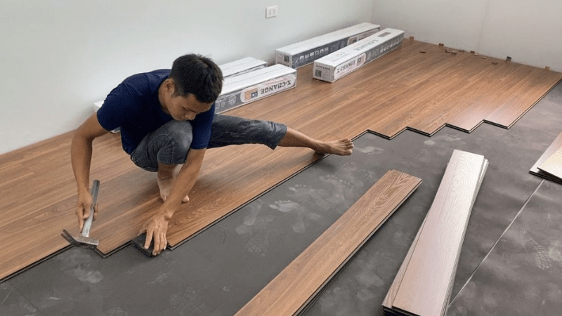 sàn nhựa dễ thi công